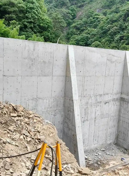 芜湖繁昌县重力式挡土墙